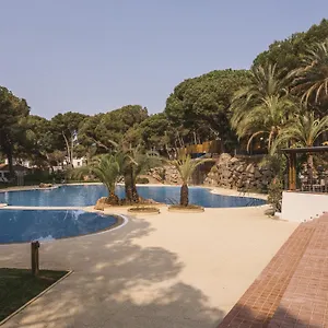 https://camping-cala-montgo-lescala.catalonia-hotels.com