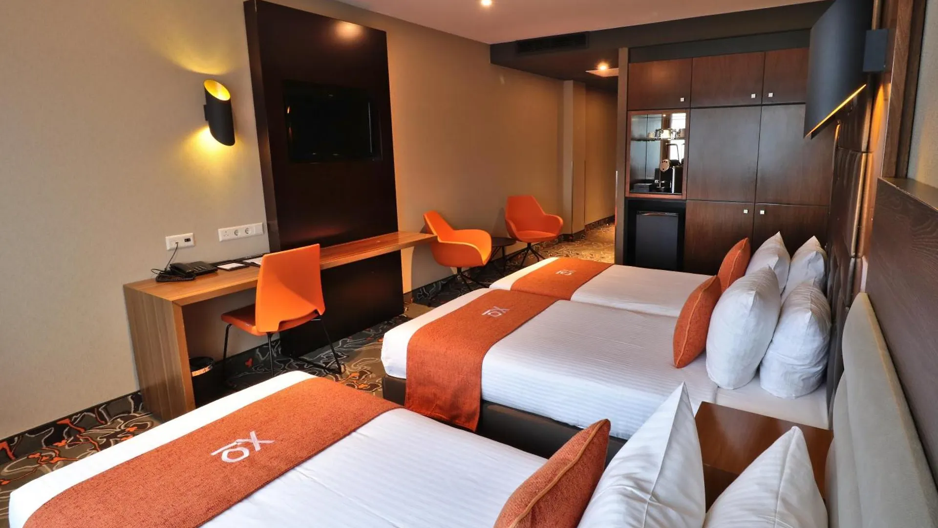 XO Hotels Park West Amsterdam 4*,